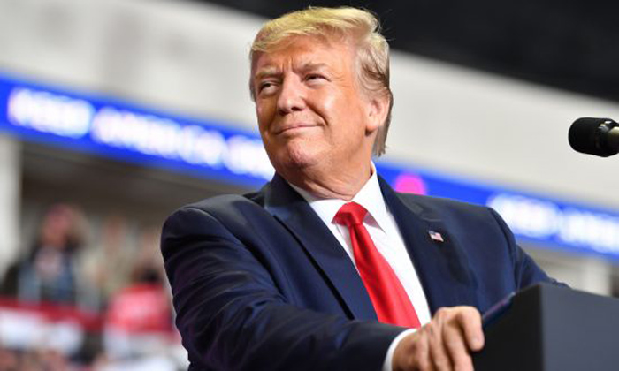 Trump pauses as he speaks