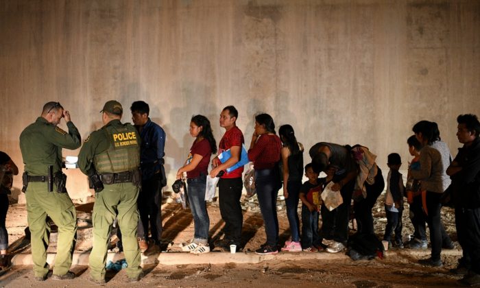 USA IMMIGRATION 1 700x420