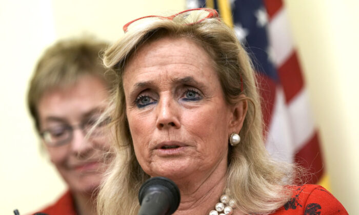 Debbie Dingle 700x420 pressured