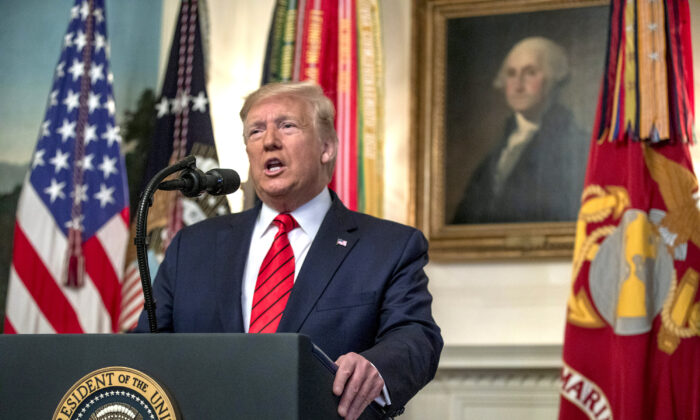 Trump makes a statement 700x420