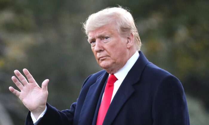Trump departs 700x420
