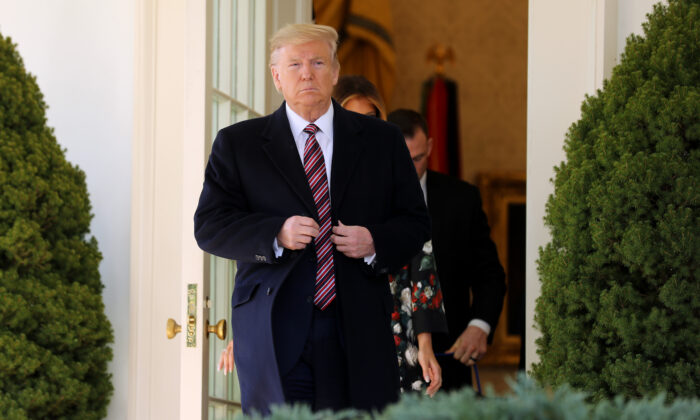 trump in oval office 700x420