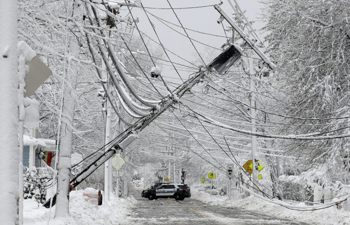 Hundreds of outages reported in NH as storm continues