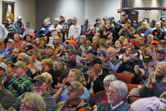 gun sanctuaries virginia 05427 spectators applaud as buckingham county 640x427 1