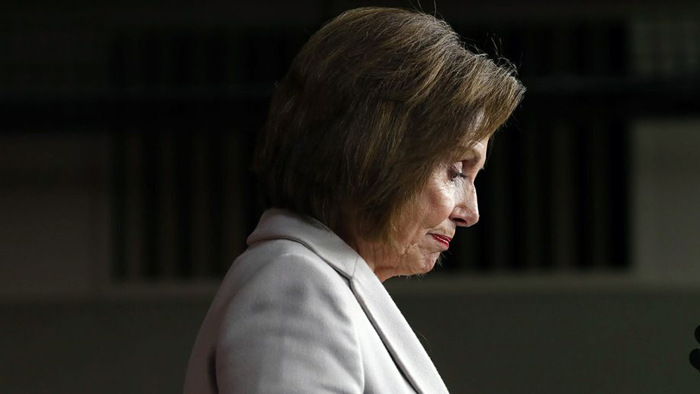 AP Pelosi Cracks