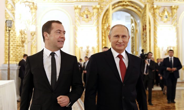 russian government resigns
