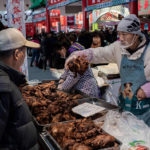 China hijacks New Mexico mom's tweets for coronavirus propaganda campaign: report | USNN World News China Wet Market 1