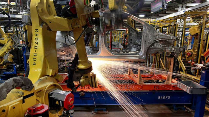 Trump invokes Defense Production Act to force GM to make ventilators after stalled talks | USNN World News gm to make ventilators