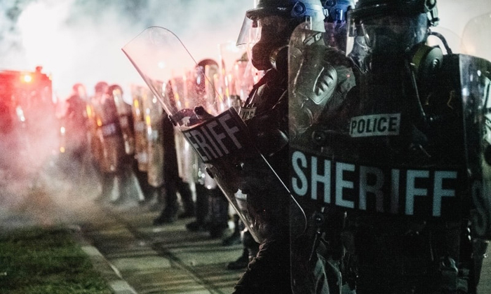 Kenosha police hunt for suspect with long gun after 2 killed, 1 wounded in unrest