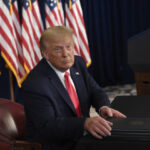 Trump Mulls Capital Gains and Middle-Income Tax Cuts to Revive Economy | USNN World News Trump Mulls Capital Gains and Middle-Income Tax Cuts to Revive Economy