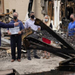 Trump tours site of Kenosha riots, promises to help businesses rebuild | USNN World News Trump tours site of Kenosha riots, promises to help businesses rebuild