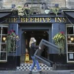 New coronavirus surge has UK at 'tipping point' as new lockdown restrictions expected | USNN World News New coronavirus surge has UK at 'tipping point' as new lockdown restrictions expected