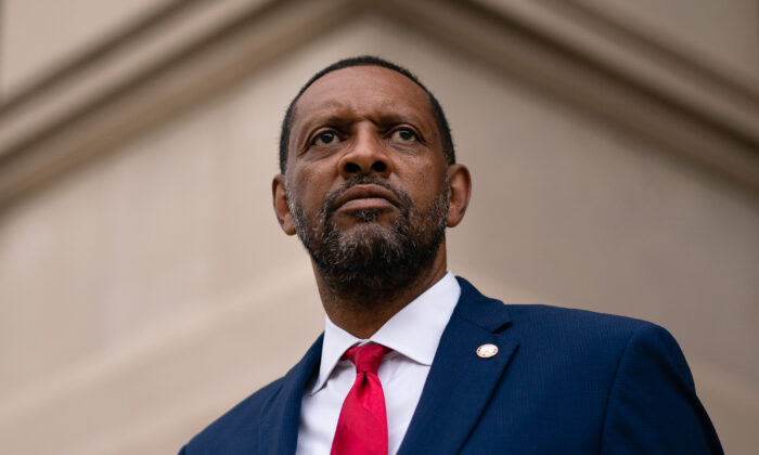 Georgia Lawmaker Jones Weighs Run to Be State’s Secretary of State