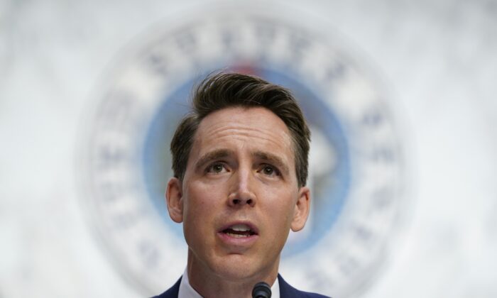 Hawley on Planned Electoral Objection ‘Somebody Has to Stand Up’