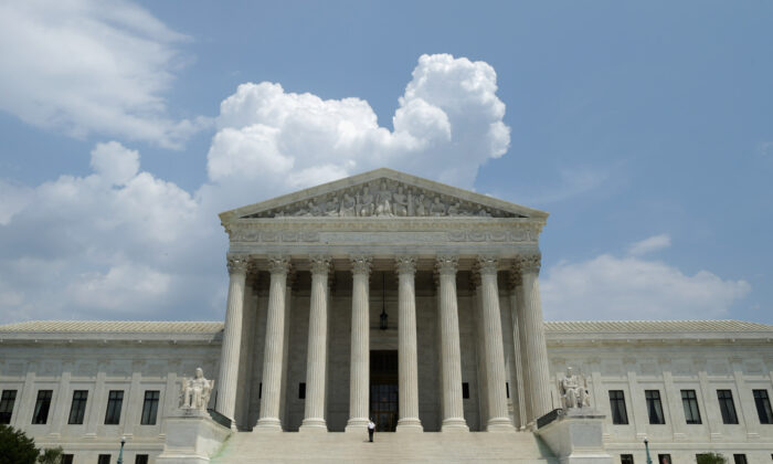 Constitutional Amendment to Prevent Supreme Court Packing Resurfaces