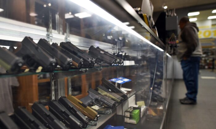 Arkansas State Senate Passes Bill Banning Enforcement of Federal Gun Control Laws