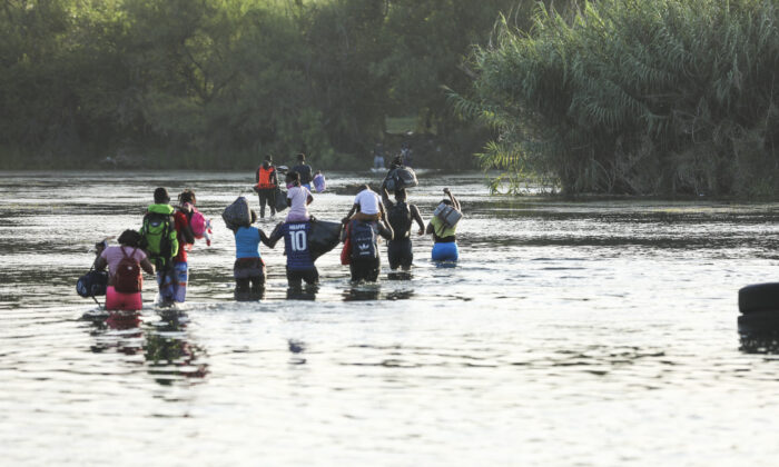 Arizona Town Facing ‘Nightmare’ Migrant Influx