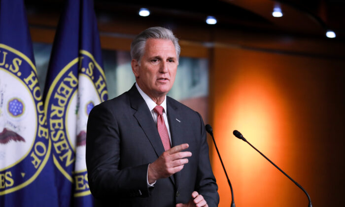 CDC New Mask Guidance Based on ‘Vaccine Not Approved in America’: Republican Leader