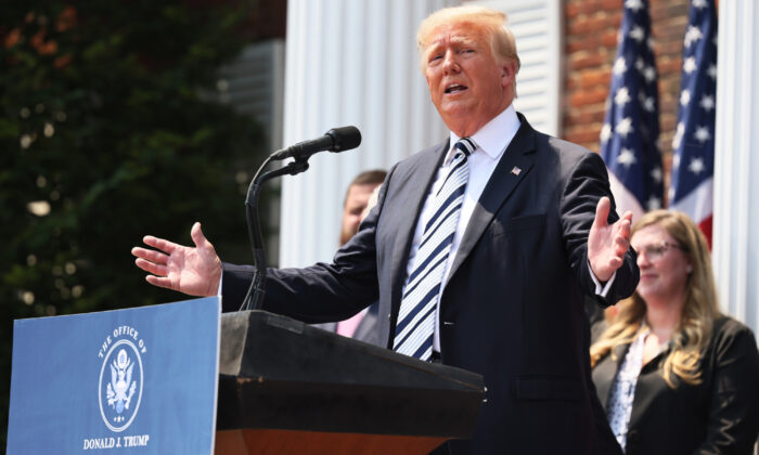 ‘I Look Forward to It’: Trump Says He’ll Sit for Twitter, Google, Facebook Lawsuit Deposition
