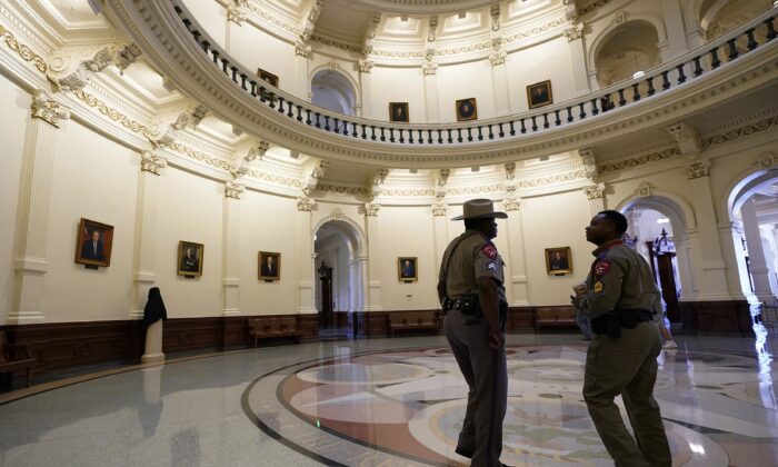Officers Deputized to Start Rounding Up Missing Texas House Democrats | USNN World News Officers Deputized to Start Rounding Up Missing Texas House Democrats