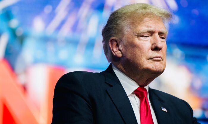 Trump Amends Big Tech Lawsuit as 65,000 Americans Submit Censorship Stories