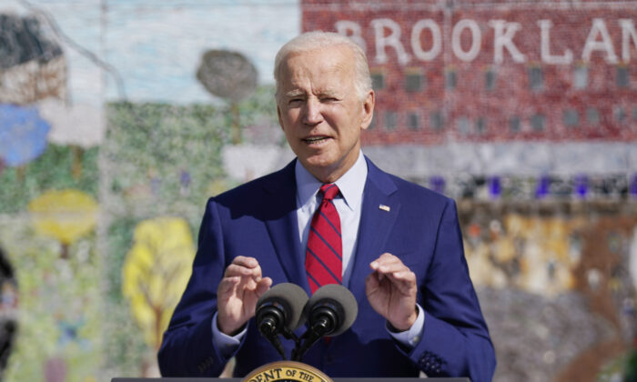 Arizona AG Sues Biden Administration Over COVID-19 Vaccine Mandate