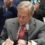 Texas Governor Signs Law Allowing Users to Sue Social Media Companies Over Suspensions | USNN World News Texas Governor Signs Law Allowing Users to Sue Social Media Companies Over Suspensions