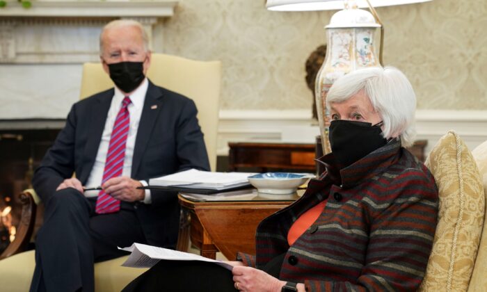 Democrats’ IRS Snooping Scheme Removed After Bipartisan Criticism