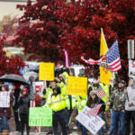 Hundreds of Boeing Workers Protest in Washington State After Company Tells Workers They Must Be Vaccinated | USNN World News Hundreds of Boeing Workers Protest in Washington State After Company Tells Workers They Must Be Vaccinated