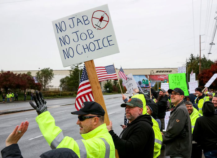 U.S. workers face job losses as COVID-19 vaccine mandates kick in