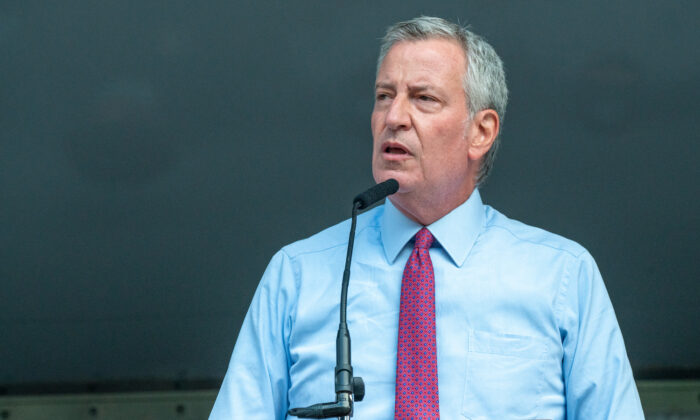 2,500 NYC Firefighters Haven’t Received COVID-19 Vaccine: De Blasio