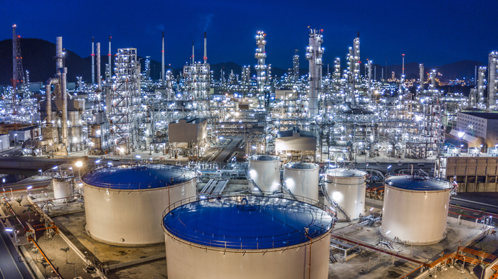 Oil Prices Drop to 2-month Lows as New COVID-19 Variant Puts Markets on Edge