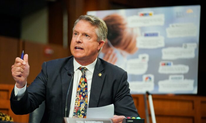 Senator Urges Biden Administration to Recognize Natural Immunity