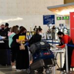 Thousands More Flights Canceled as COVID-19 Continues to Disrupt Holiday Travel | USNN World News Thousands More Flights Canceled as COVID-19 Continues to Disrupt Holiday Travel