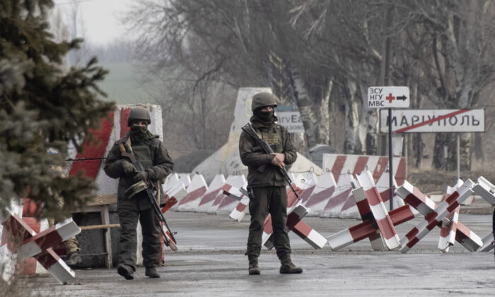 Baltic Nations Send US-Made Weapons to Ukraine Amid Russian Threat