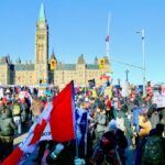 Massive Crowds Gather on Parliament Hill as Trucker Convoy Arrives in Ottawa | USNN World News Massive Crowds Gather on Parliament Hill as Trucker Convoy Arrives in Ottawa
