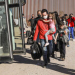 Video Shows Federal Contractors Flying Illegal Immigrants Into New York at Night so It Won’t ‘Attract Attention’ | USNN World News Video Shows Federal Contractors Flying Illegal Immigrants Into New York at Night so It Won’t ‘Attract Attention’