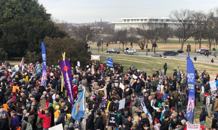 ‘Allow People to Exercise Their Natural Immunity’: Former HHS Adviser