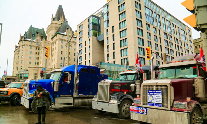GoFundMe Says All Donations to Trucker Convoy Will Be Automatically Refunded; Florida to Investigate