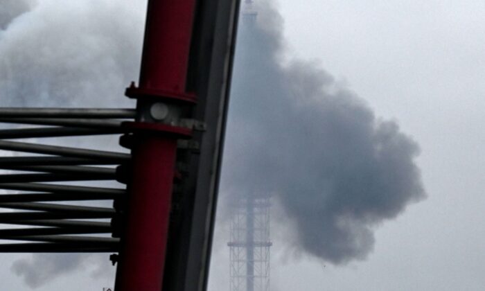 Kyiv Hit With Missile Strike After Russia Warns Residents to Evacuate