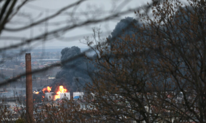 Missiles Hit Lviv in Major Air Attack, Injuring 5 People: Ukrainian Officials