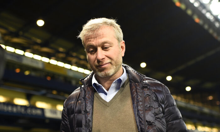 Russian Billionaire Roman Abramovich, 6 Others Hit With Asset Freezes, Travel Bans