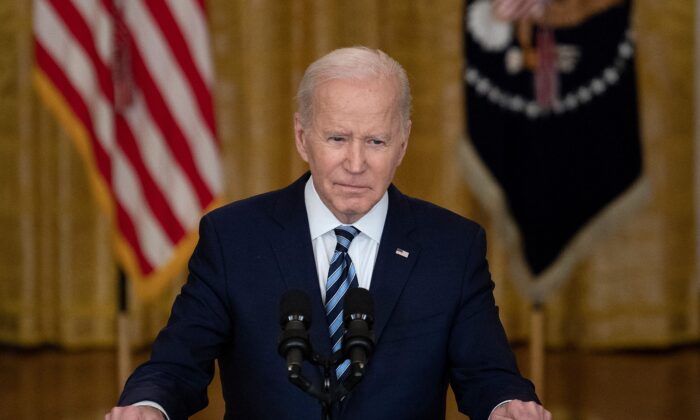 White House Warns of ‘Severe Consequences’ Congress Doesn’t Pass COVID-19 Aid