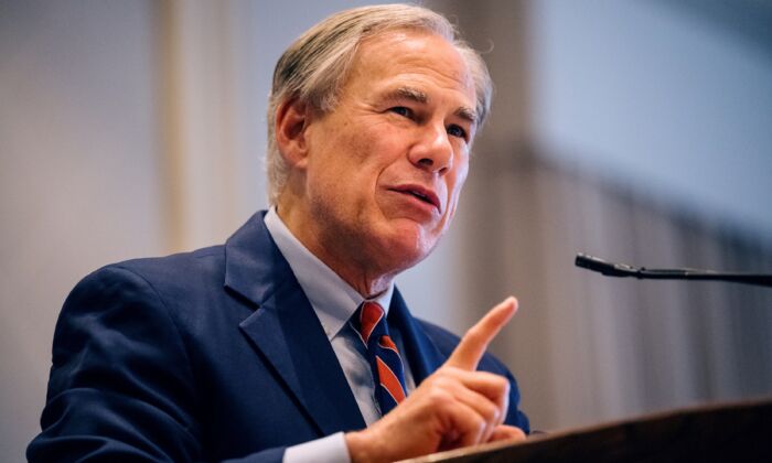 First Texas Bus Drops Off Illegal Immigrants Near US Capitol