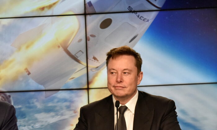 Twitter Shareholders Face Tough Choice After Elon Musk’s Takeover Bid