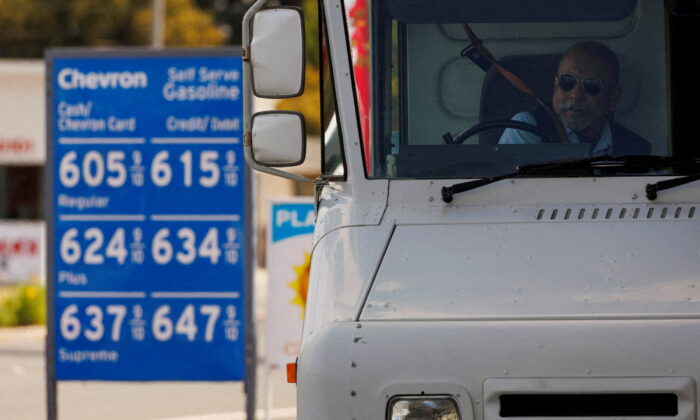 US Gas Prices Jump Again to Near-Record Highs