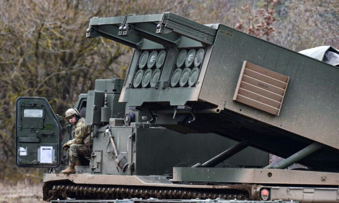 Biden Confirms US Sending Advanced Rocket Systems, Munitions to Ukraine