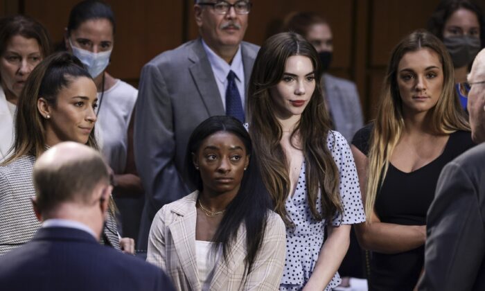 Simone Biles, Other Women Sue FBI Over Botched Probe Into Larry Nassar | USNN World News Simone Biles, Other Women Sue FBI Over Botched Probe Into Larry Nassar