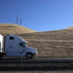 70,000 Self-Employed Truckers in California Face Shutdown Under New State Law | USNN World News 70,000 Self-Employed Truckers in California Face Shutdown Under New State Law