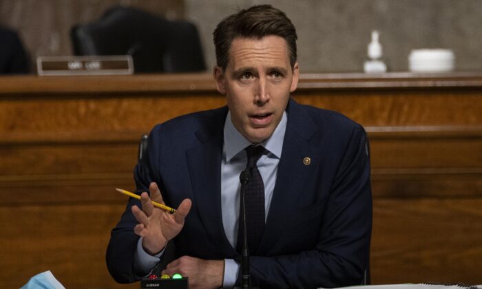 Sen. Josh Hawley Responds to Jan. 6 Criticism ‘I Don’t Regret Anything I Did That Day’